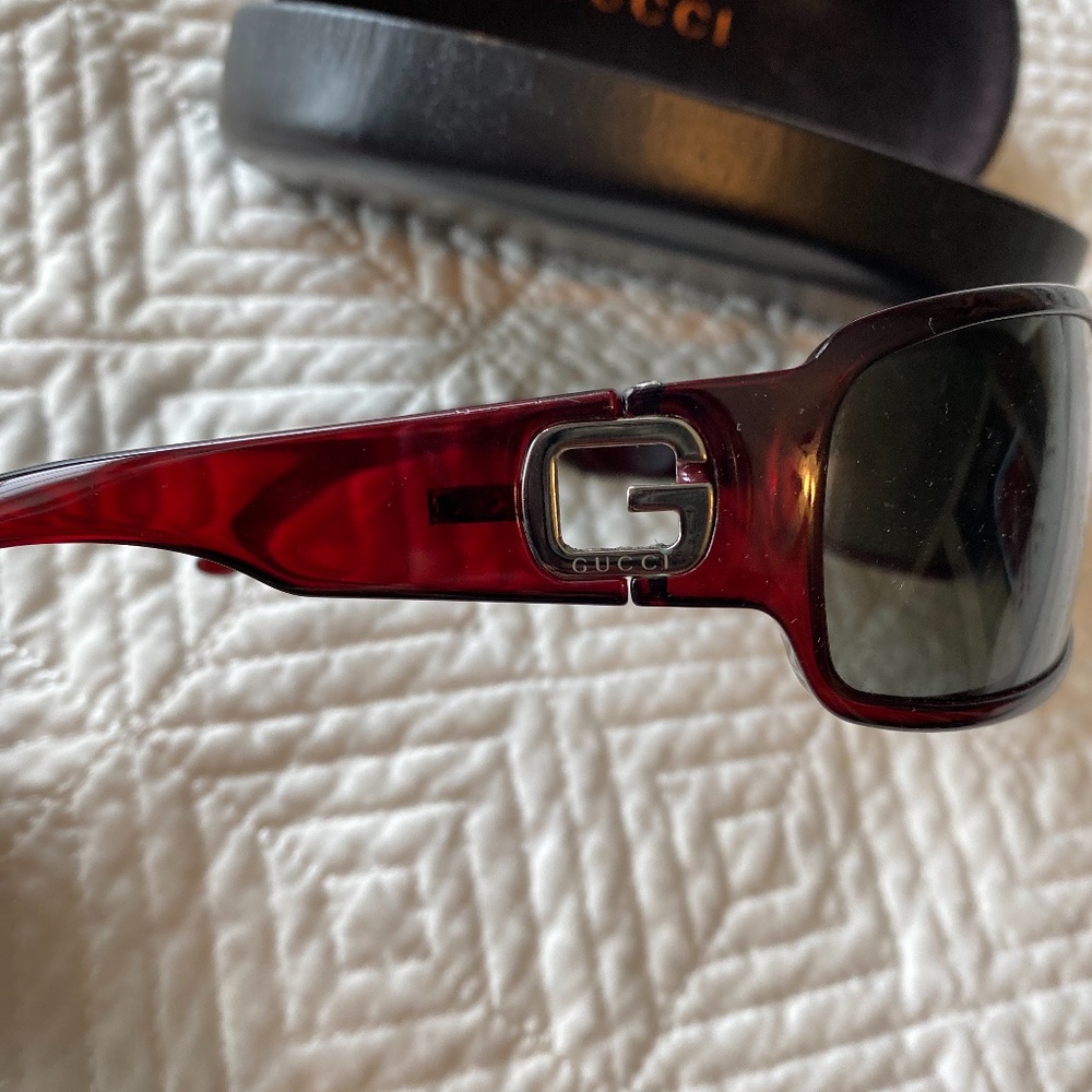 Gucci Sunglasses - Picture 3 of 5